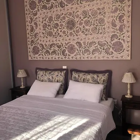 Nadoriana House *